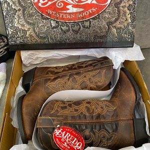 Laredo Western boots, Tan, women’s Size 6 Wide,New with tags